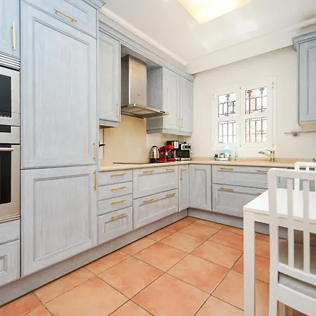 Magnificent 5-star With Sea View, Jacuzzi And Pool Daire *