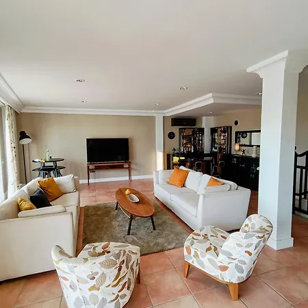 Magnificent 5-star With Sea View, Jacuzzi And Pool