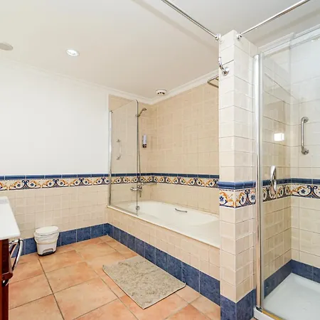 Magnificent 5-star With Sea View, Jacuzzi And Pool Apartment *