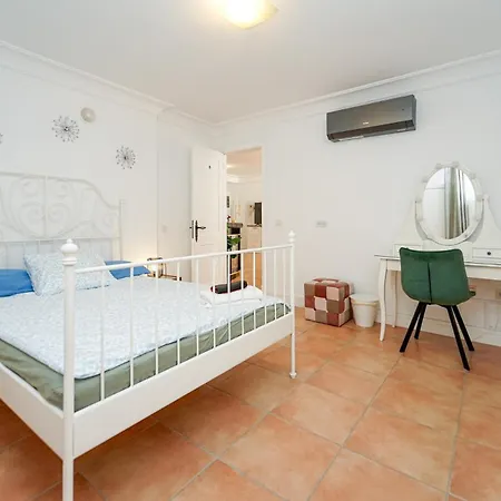 Magnificent 5-star With Sea View, Jacuzzi And Pool Apartment *