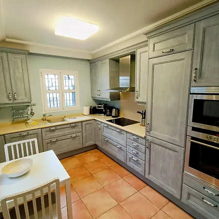 Magnificent 5-star With Sea View, Jacuzzi And Pool Apartment *